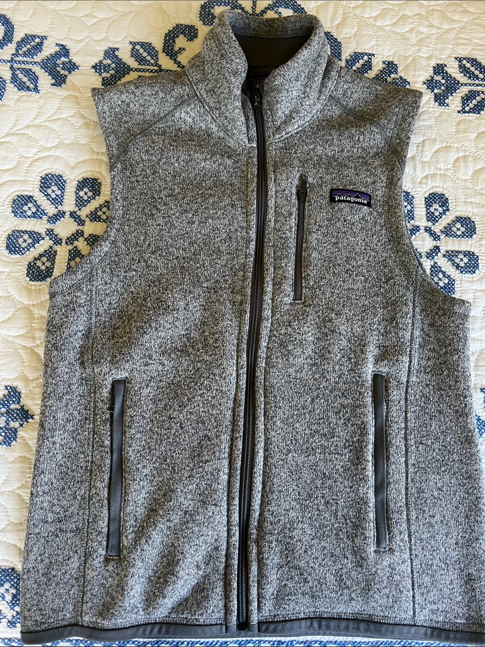 EUC Patagonia Birch White Full-Zip Fleece Vest—Small